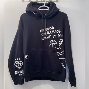 Uniqlo X Trevor Andrew hoodie with a front pocket